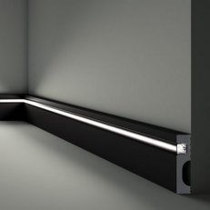 Плинтус IL11black 80х20 мм